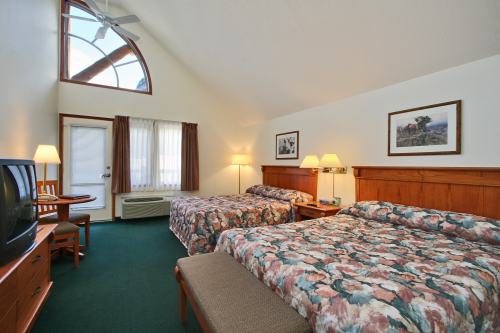 SPRUCE GROVE INN 002